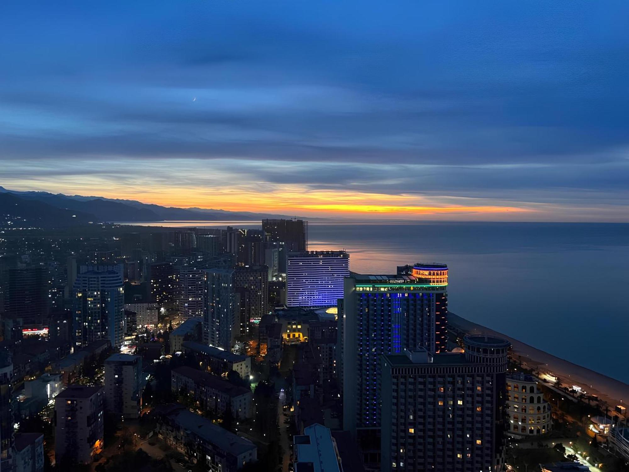 Orbi Panoramic Aparthotel Batumi Exterior foto